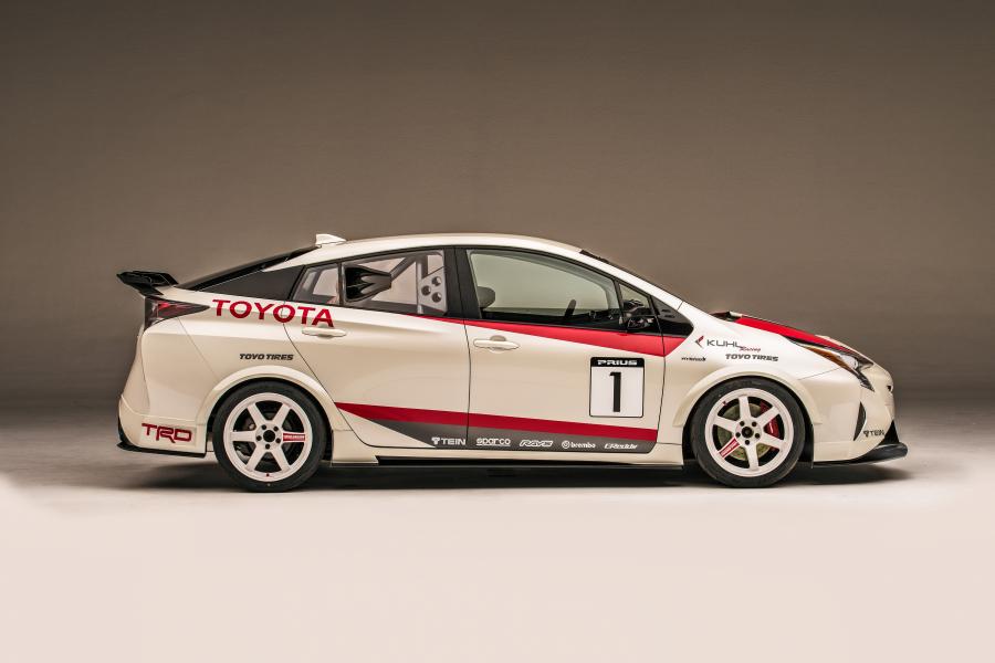  Toyota Prius Extreme 2016 года  (фото 3 из 8)